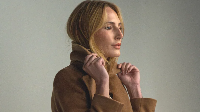 Camel Coat I — Fashion photograph