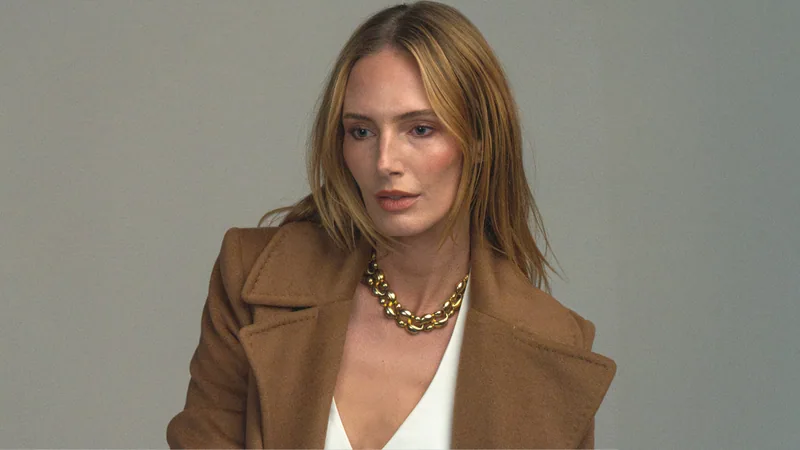 Camel Coat II — Fashion photograph