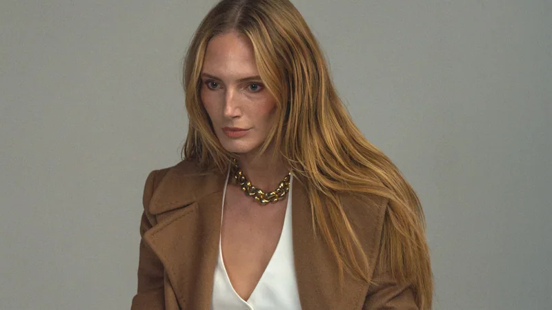 Camel Coat III — Fashion photograph