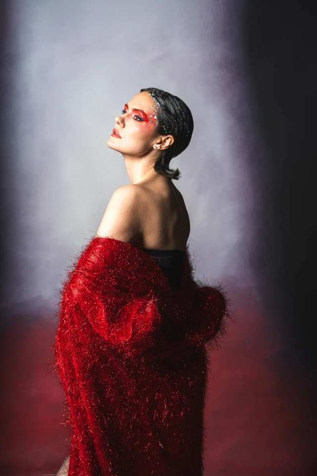 Scarlet I — Fashion photograph